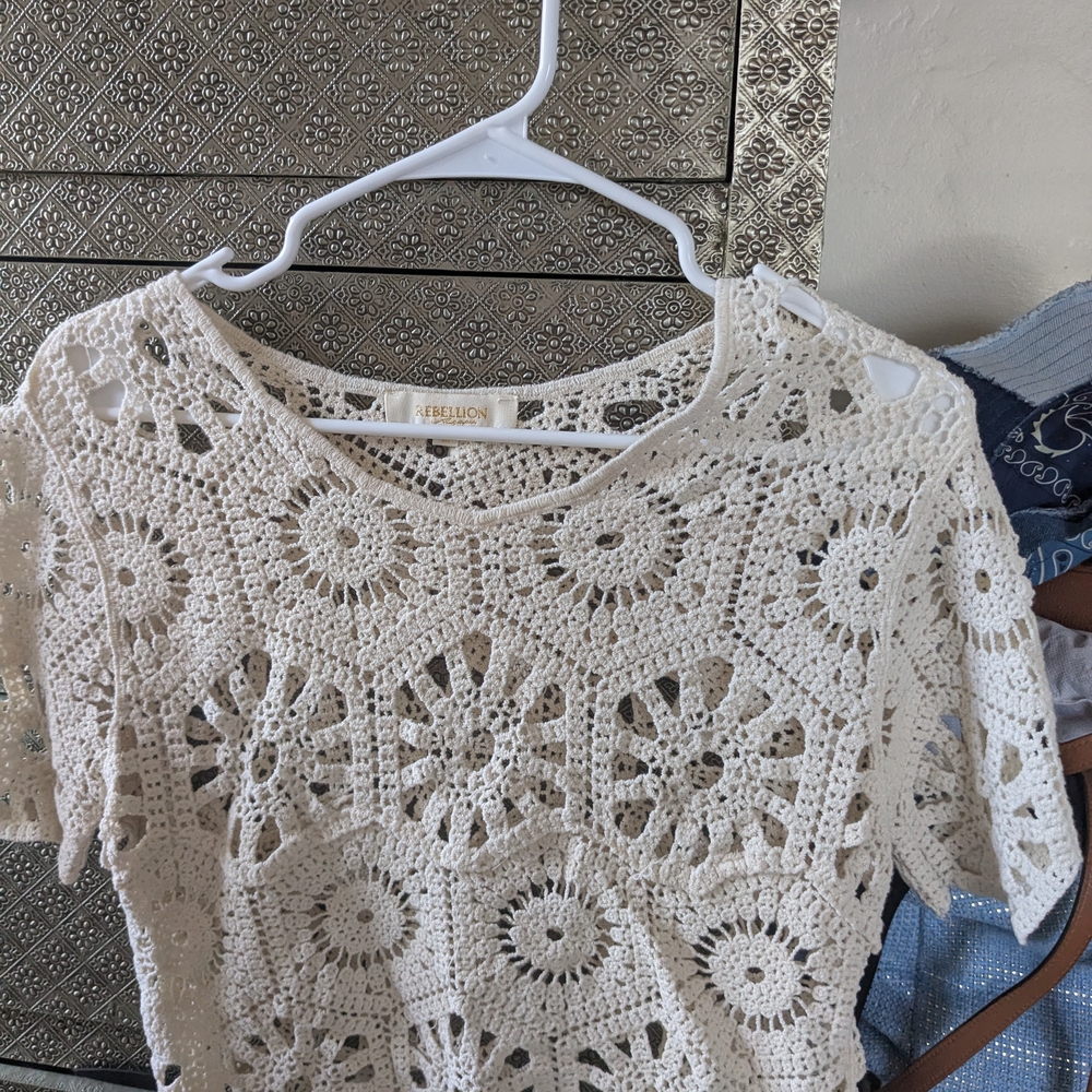 Crochet Short Sleeve Cropped Top